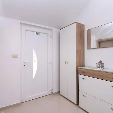 Ninic Apartment *