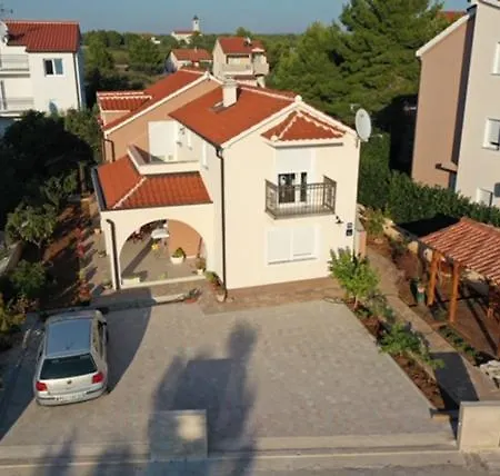 Ninic Apartment