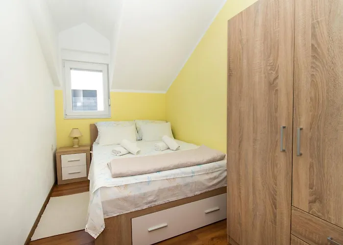 Ninic 아파트 스리마