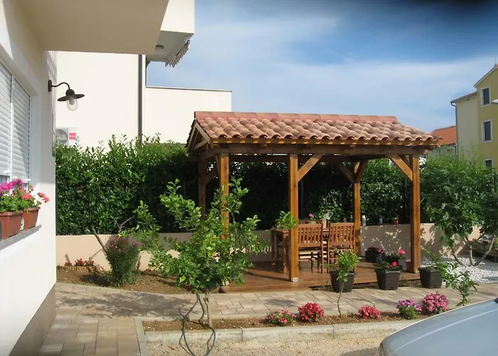 Ninic Апартаменты Срима